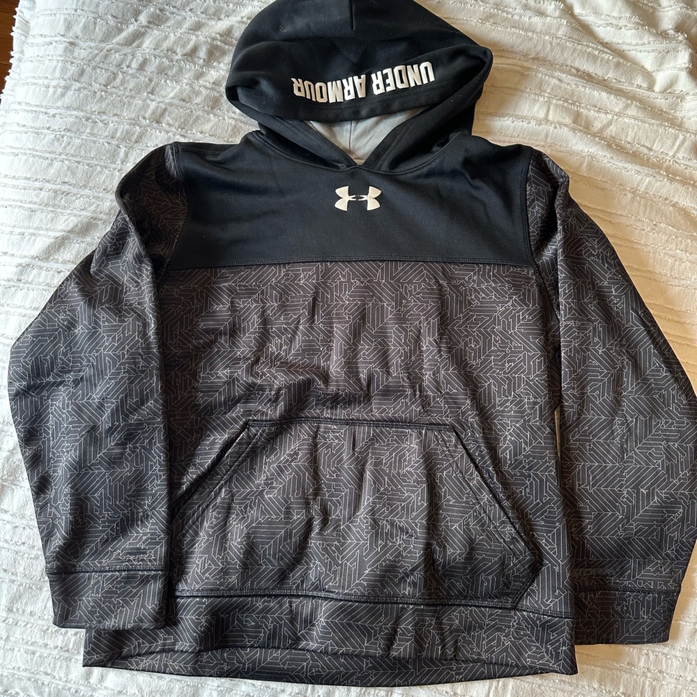 #UnderArmour #Kids black with design sweatshirt, Size Youth L
